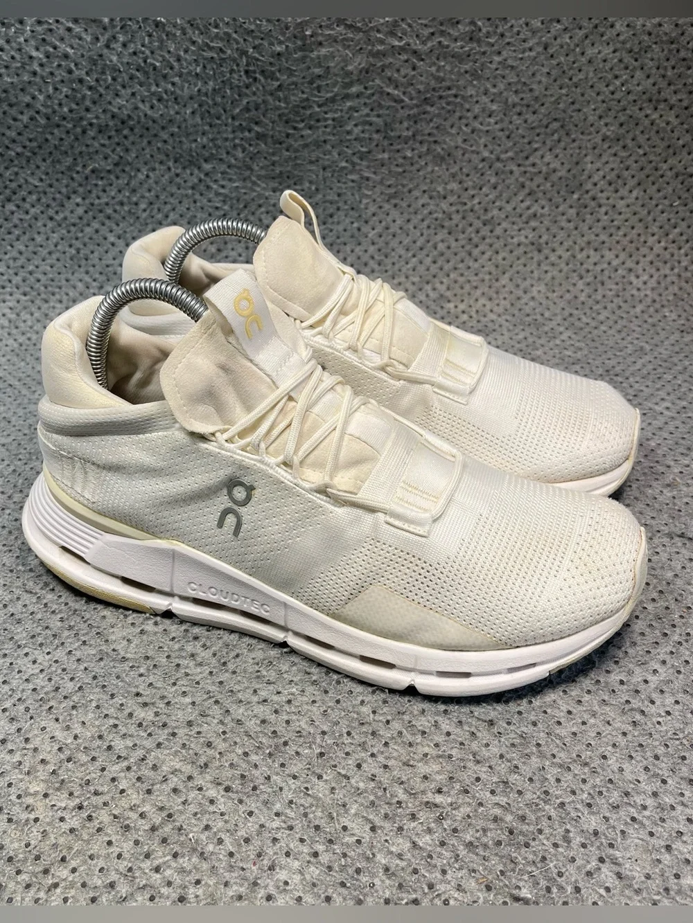 On Cloud Cloudnova White Running Shoes Size 9.5 Women’s